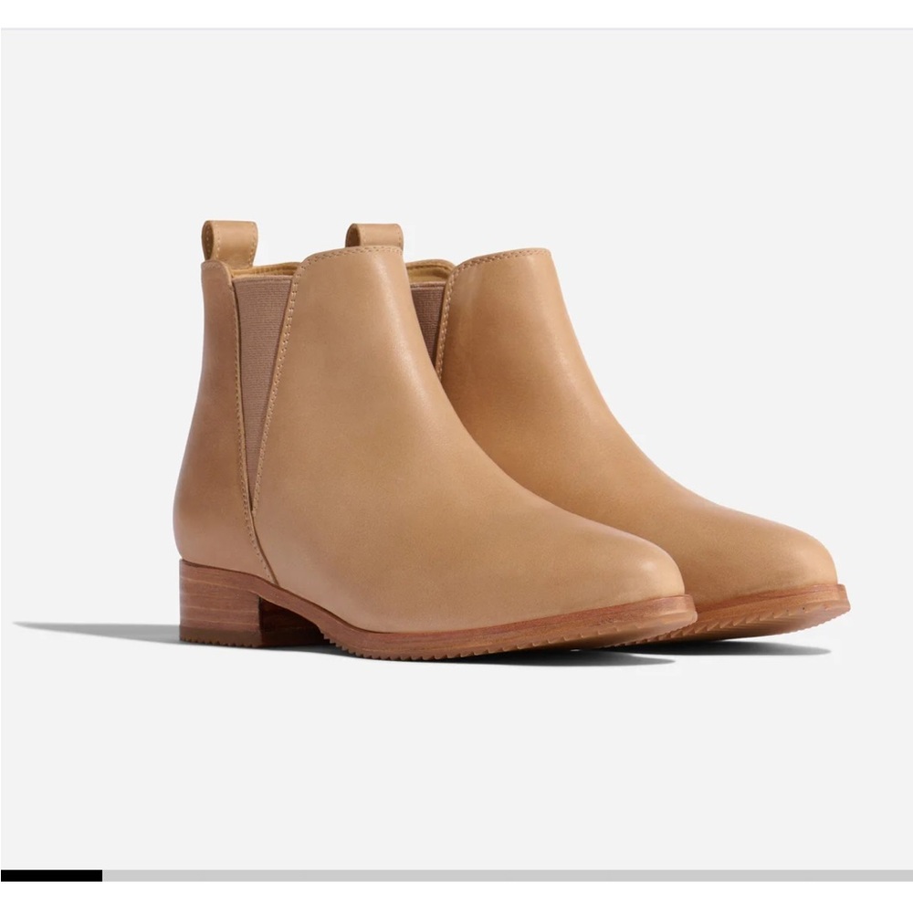 Nisolo Eva Everyday Chelsea Boot, size 7, Almond